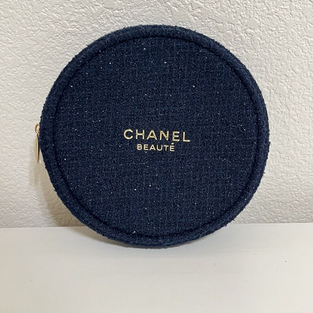 CHANEL Beauté Round Cosmetic Makeup Bag Tweed Navy Blue Gold Logo Zip Case